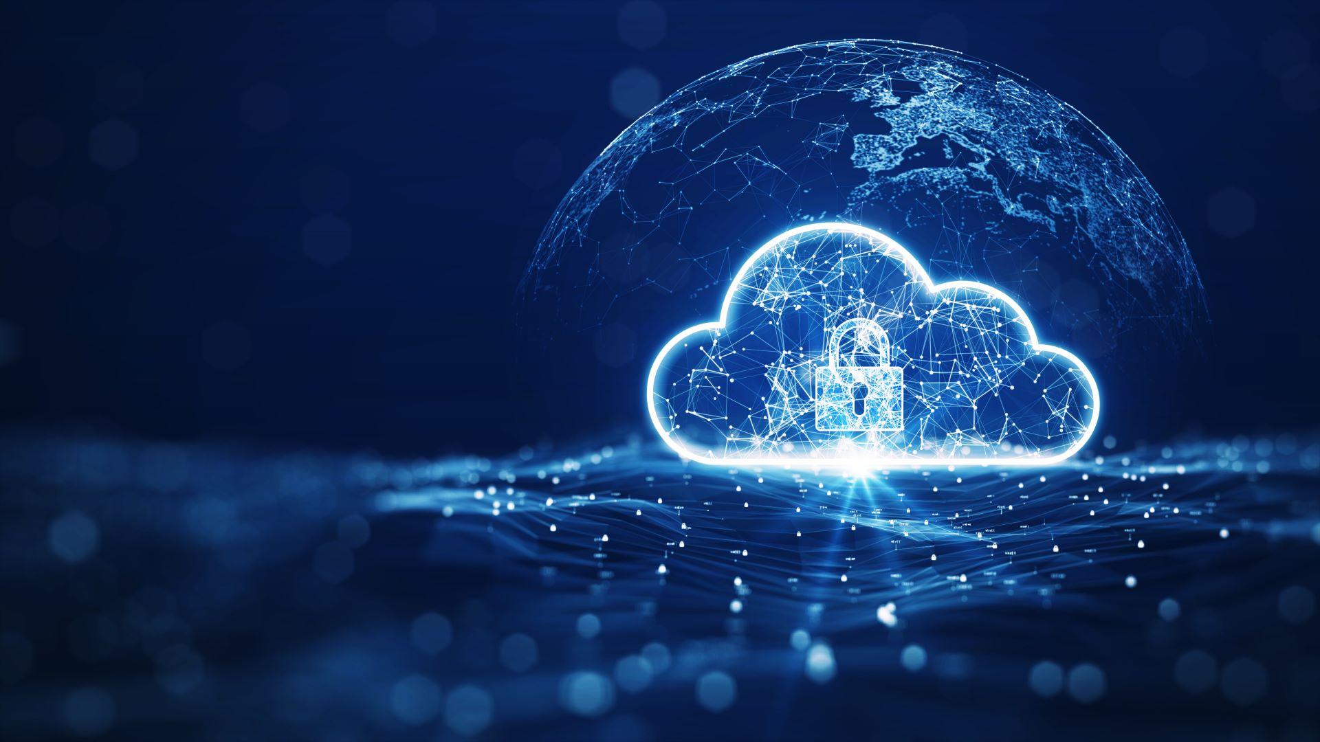 Leuchtende Cloud mit digitalem Schloss steht für Cloud Security und IT Security Beratung